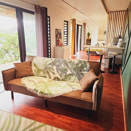 Fare Toahana, Accommodation With A Ocean View Faaa Buitenkant foto