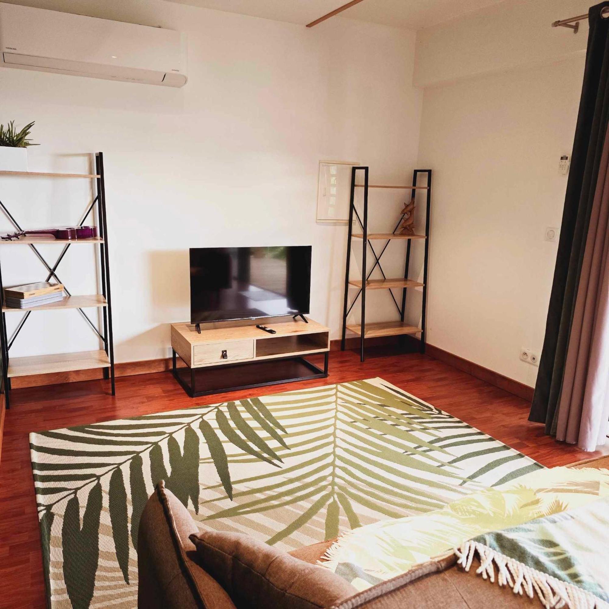 Fare Toahana, Accommodation With A Ocean View Faaa Buitenkant foto