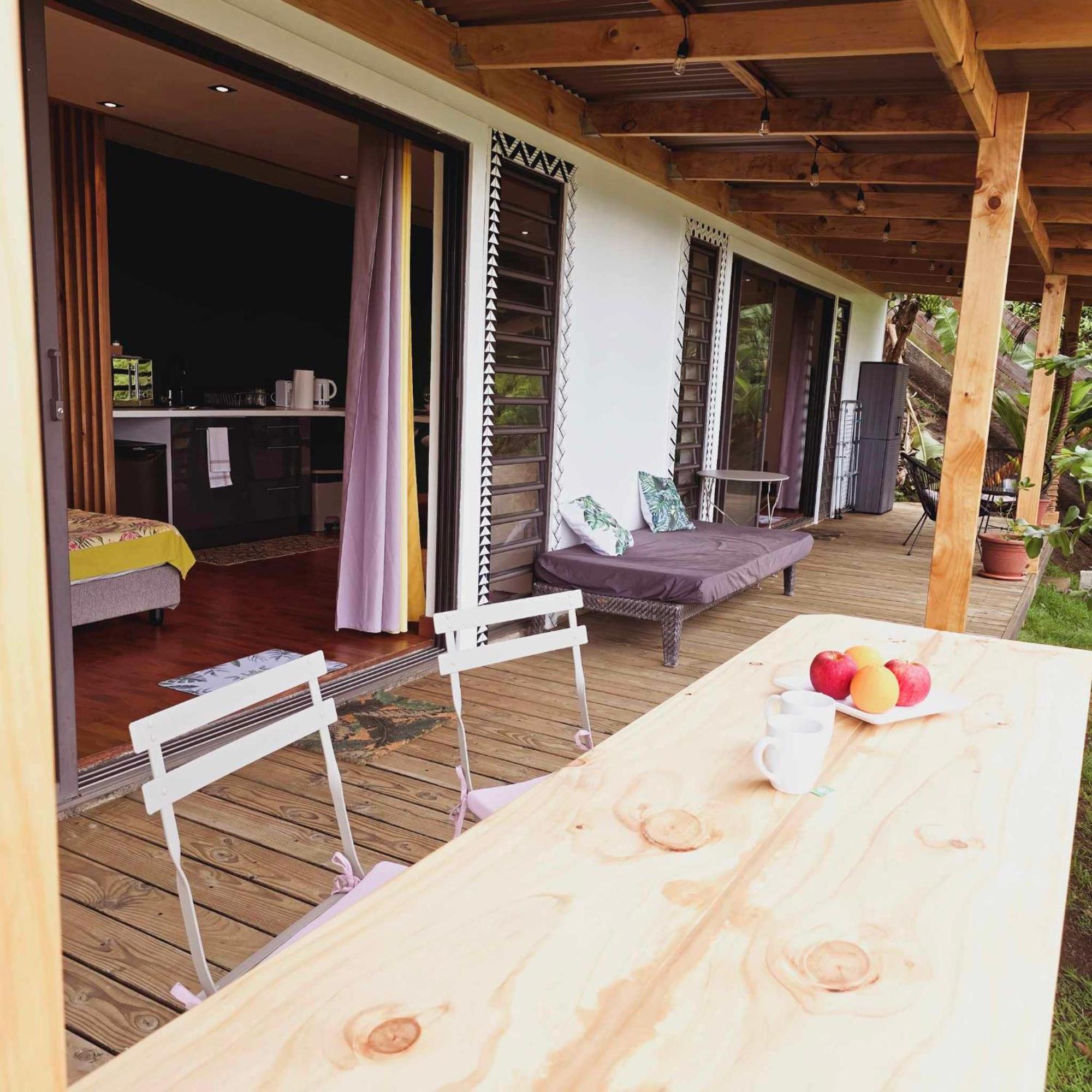 Fare Toahana, Accommodation With A Ocean View Faaa Buitenkant foto