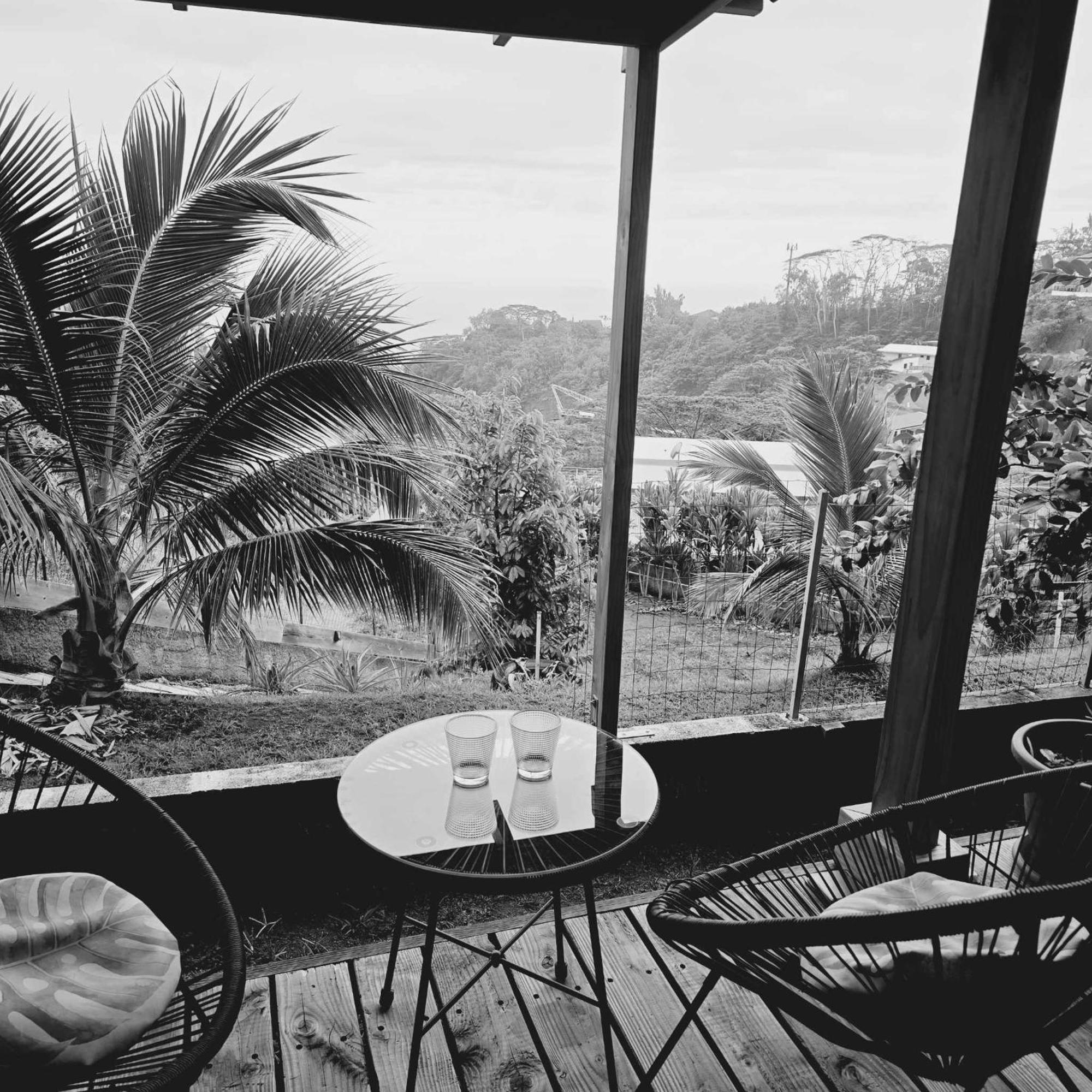 Fare Toahana, Accommodation With A Ocean View Faaa Buitenkant foto