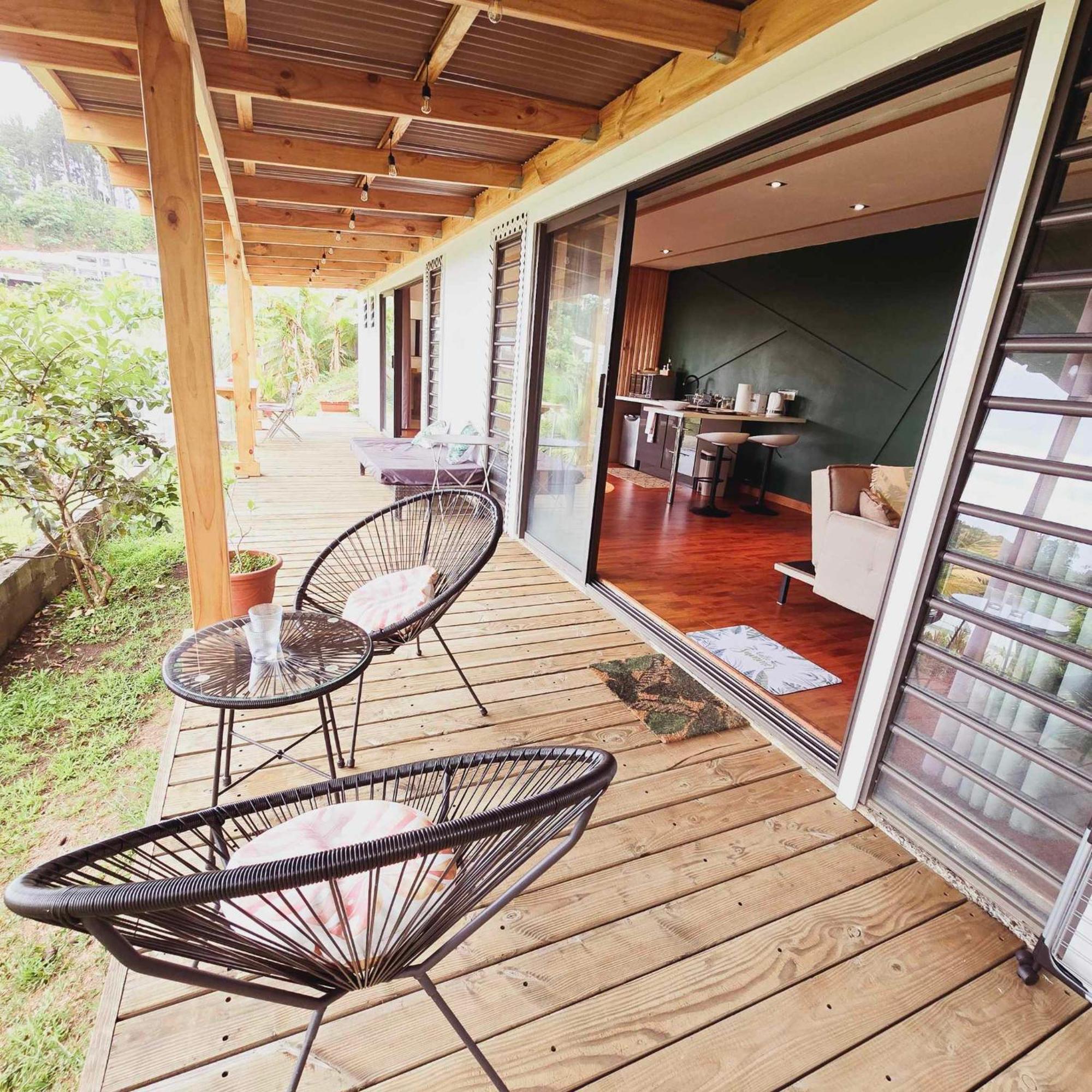 Fare Toahana, Accommodation With A Ocean View Faaa Buitenkant foto
