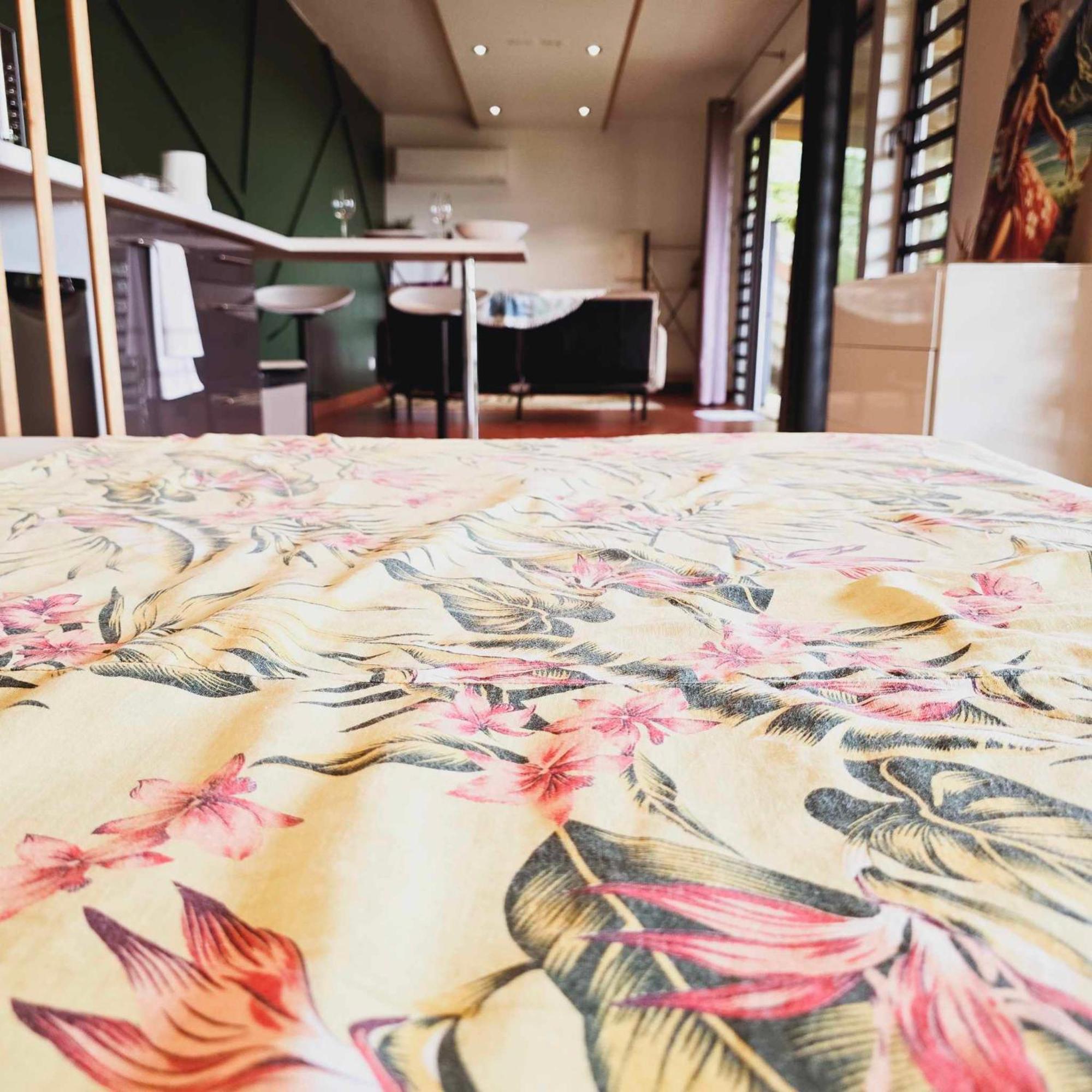 Fare Toahana, Accommodation With A Ocean View Faaa Buitenkant foto
