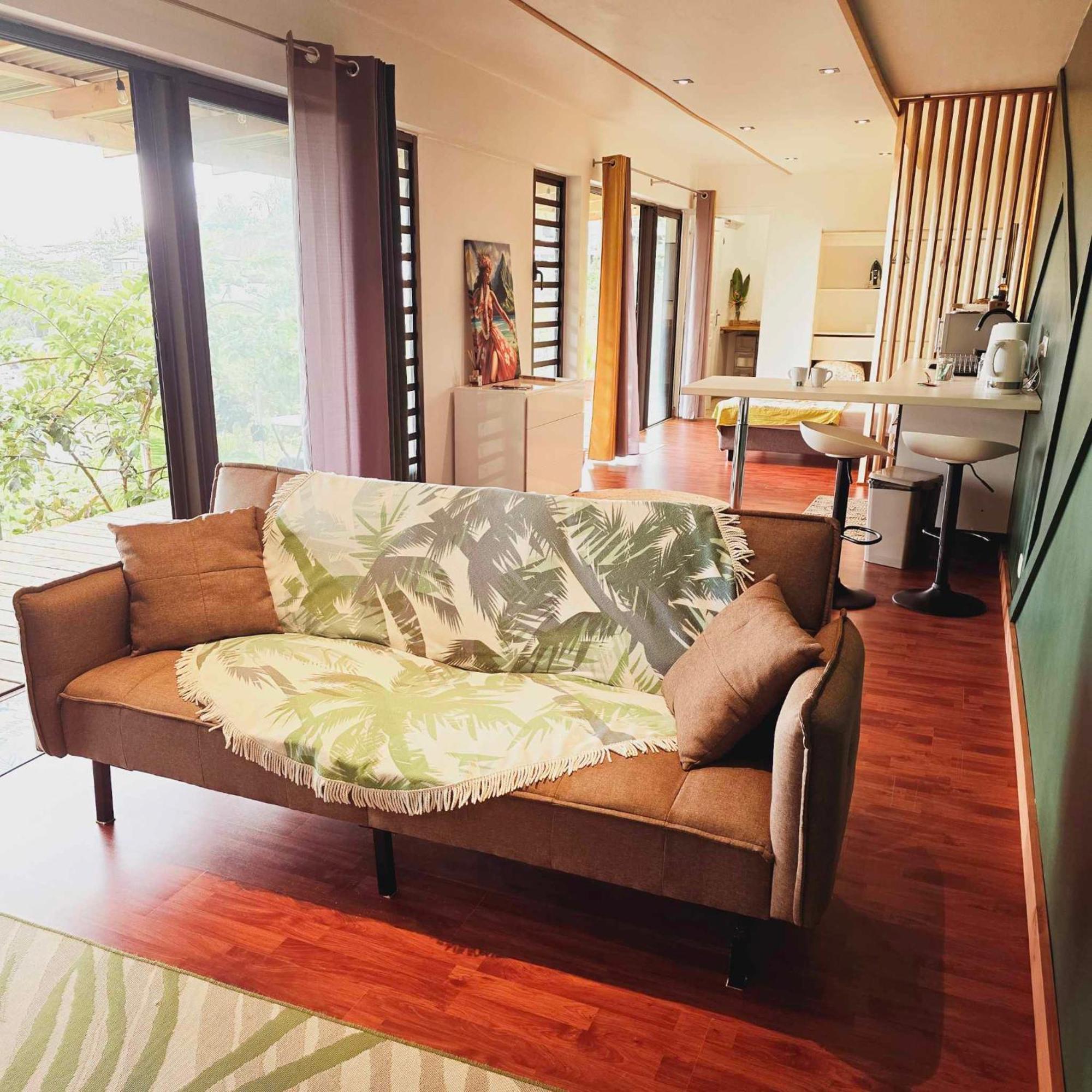 Fare Toahana, Accommodation With A Ocean View Faaa Buitenkant foto