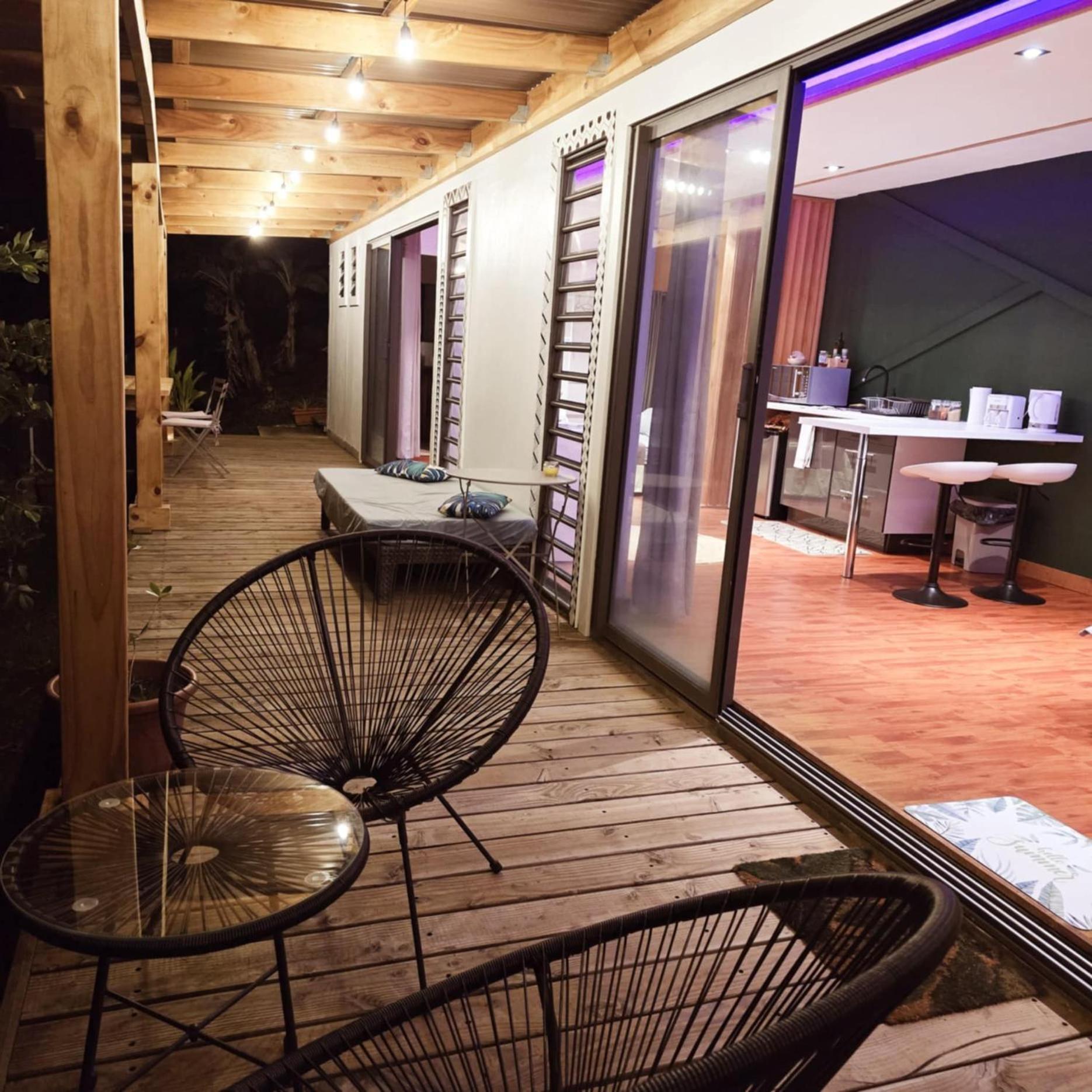 Fare Toahana, Accommodation With A Ocean View Faaa Buitenkant foto